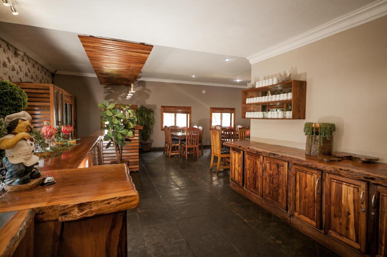 Ivory Tusk Lodge ツァニーン エクステリア 写真