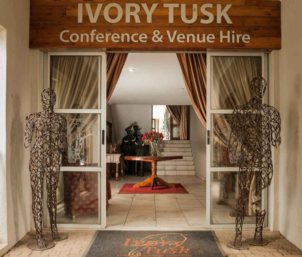 Ivory Tusk Lodge ツァニーン エクステリア 写真