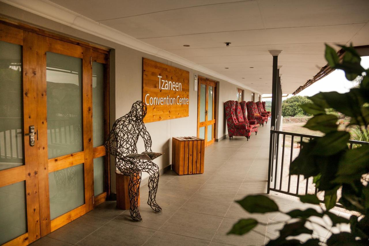 Ivory Tusk Lodge ツァニーン エクステリア 写真