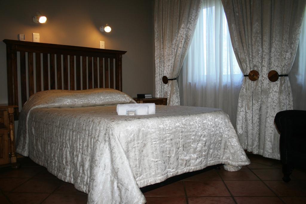 Ivory Tusk Lodge ツァニーン エクステリア 写真