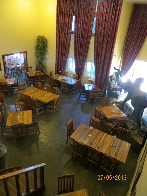 Ivory Tusk Lodge ツァニーン エクステリア 写真